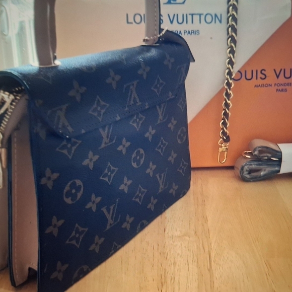 Louis Vuitton Blue Monogram Canvas and Tan Accent Shoulder Bag - Picture 5 of 9